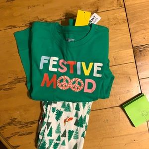 NWT Holiday pajamas size M(8)